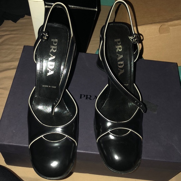 Prada heels - Picture 3 of 5